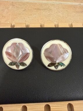 Vintage Abalone MOP Onyx Inlay Lotus Flower Silver Round Post Earrings